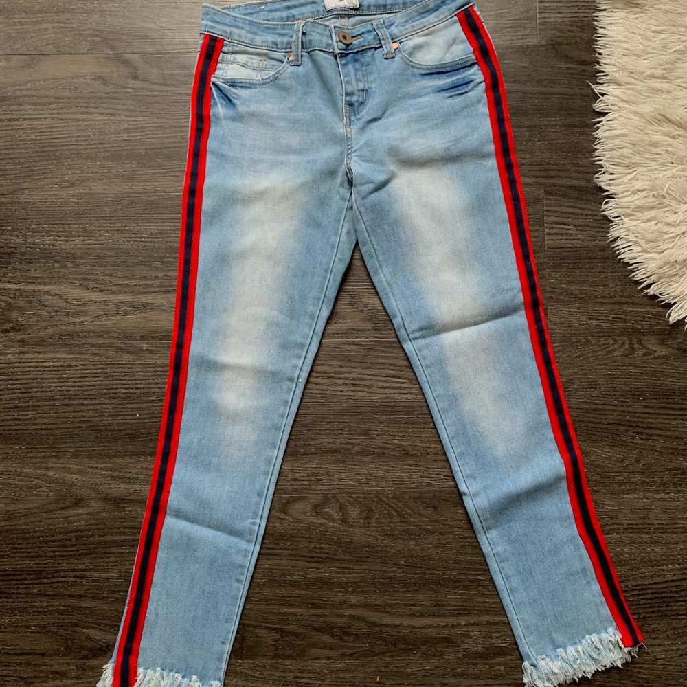 Cropped Blue Jeans